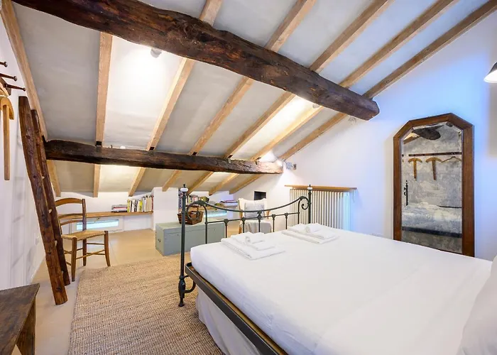 Appartement Skylight Duplex In Historic Center Parma