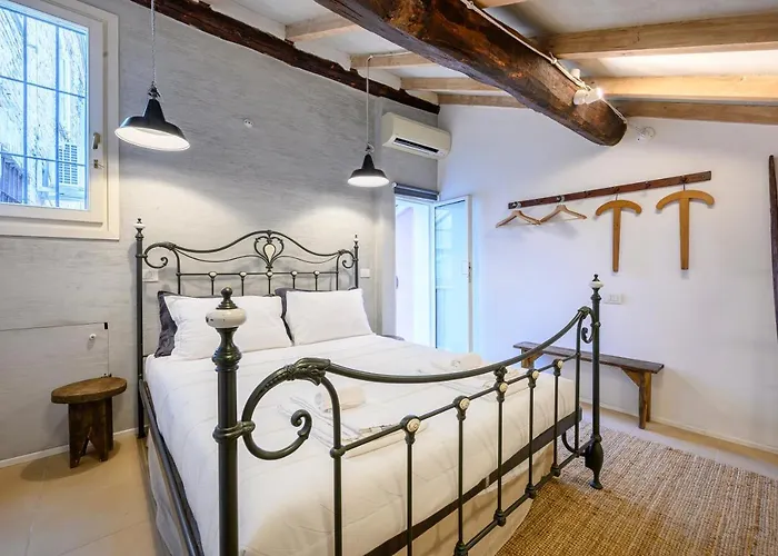 Appartement Skylight Duplex In Historic Center