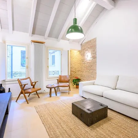 Skylight Duplex In Historic Center Apartment Parma