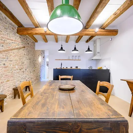 شقة Skylight Duplex In Historic Center *